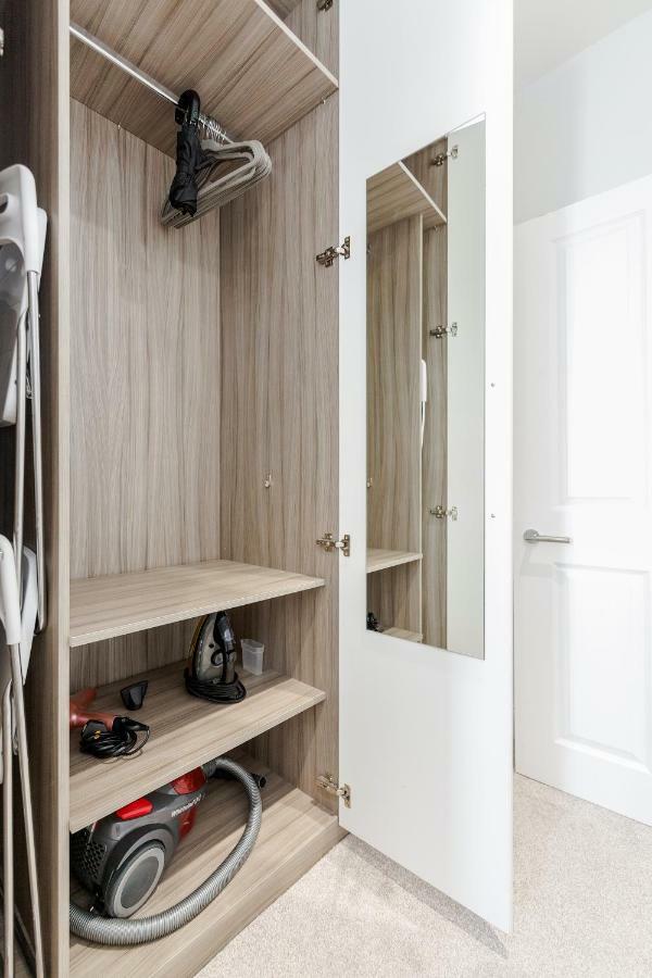 Bright & Modern 2-Bed Notting Hill Apartment ลอนดอน ภายนอก รูปภาพ